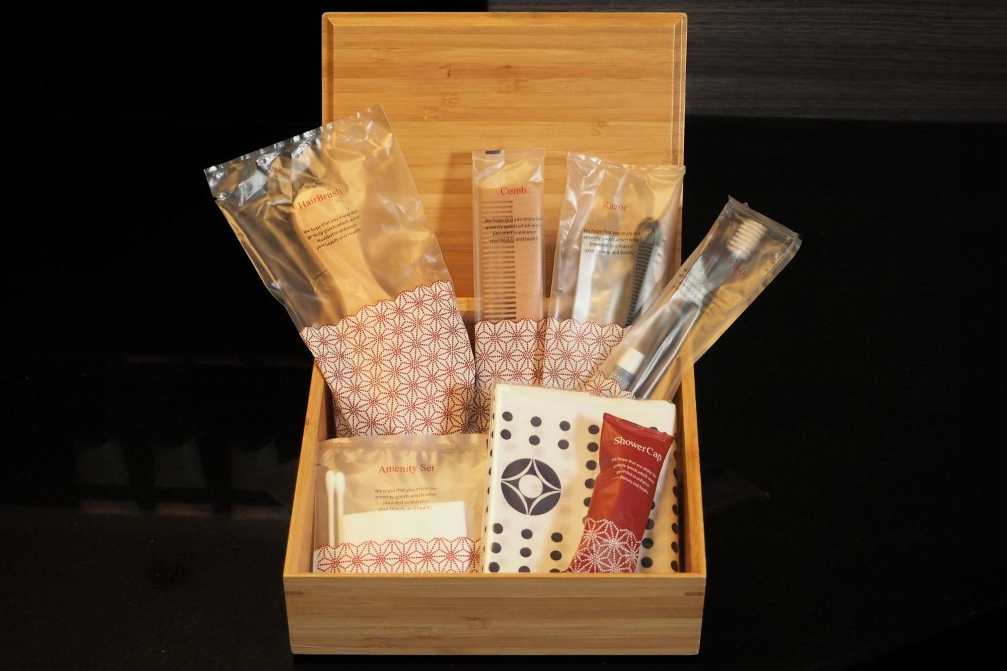 Hotel New Otani Tokyo The Main Esterno foto A box of spa products